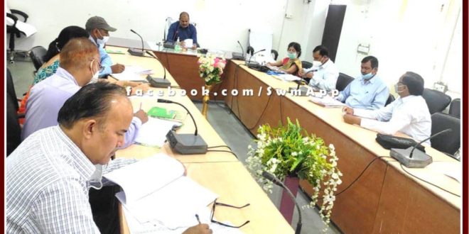 Education officers resolved to bring the district to the first rank