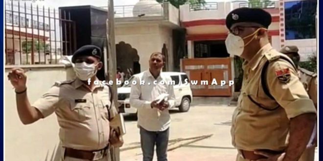 Theft took place at the bungalow of the Industries minister in lalsot dausa rajasthan