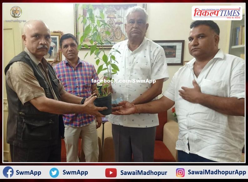 MP Dr. Kirodilal Meena submitted a memorandum regarding the problems of visitors and tourists