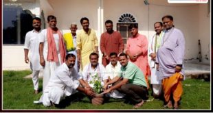 Officials of Gurjar Gaur Brahmin Mahasabha planted saplings of bill letters in sawai madhopur