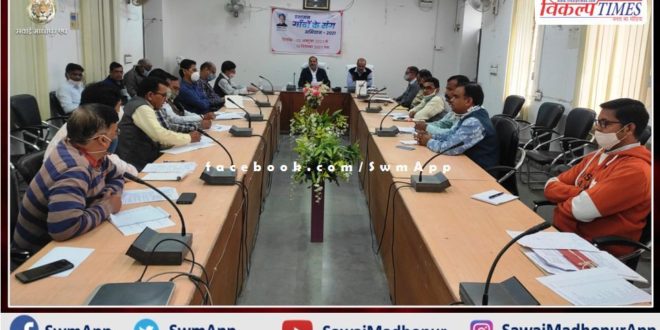 100 percent cases of accountability rights should be disposed of from non-khatedari - Collector