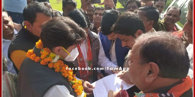 BJP workers met Union Minister Jyotiraditya Scindia, submitted 3-point memorandum