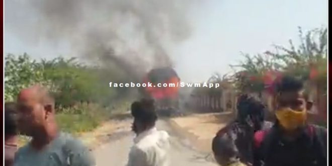 Fodder truck caught fire after touching electric wires in ajmer