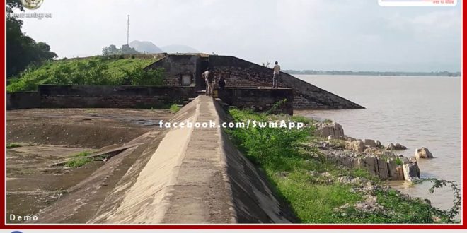 The water in the canals released today from the largest Morasagar dam of Bamanwas