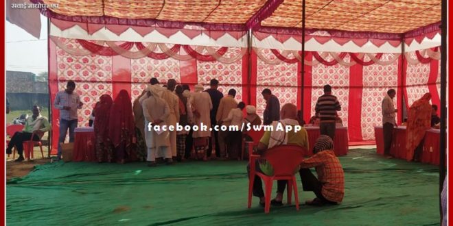 Patients getting treatment in Chiranjeevi camp in sawai madhopur