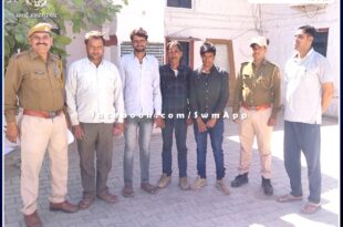 Police seized four tractor trolleys filled with illegal gravel and drivers arrested in khandar sawai madhopur