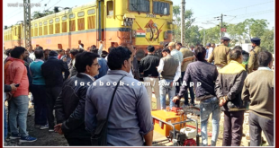 Wheels derailed while bringing train engine on track at gangapur in sawai madhopur