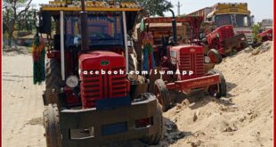 Seized three tractor-trolleys transporting illegal gravel in malarna dungar sawai madhopur