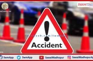 The bike collided with the divider out of control, the bike rider was seriously injured in the accident In tonk