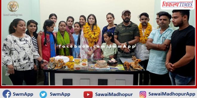 Pathik Lok Sewa Samiti celebrated Mrs Asia India Seema Meena's birthday in Sawai Madhopur