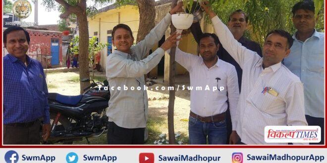 Pledge to serve birds by tying water pot in sawai madhopur