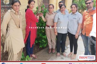 Shatabdi Awasthi Foundation tied birds for parinde