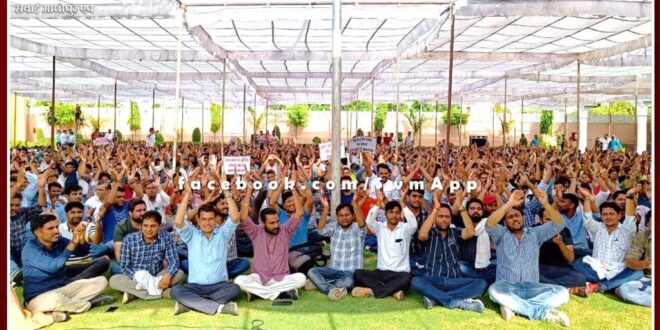 Junior Engineers strike continues in jaipur rajasthan