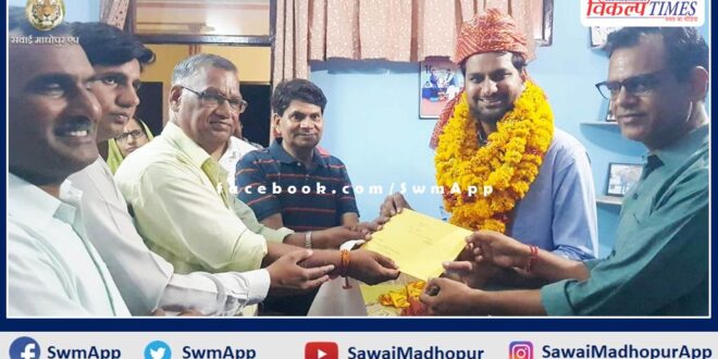 Rachit Gupta selected in IAS welcomed sawai madhopur