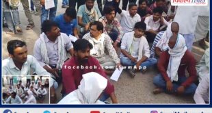 Villagers protest demanding fair investigation of Mehndi Meena murder case in sawai madhopur