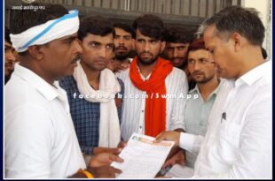 Villagers protest on the complaint of road blockage in the rain in mukundara bonli sawai madhopur