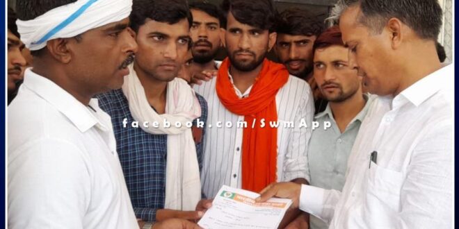 Villagers protest on the complaint of road blockage in the rain in mukundara bonli sawai madhopur