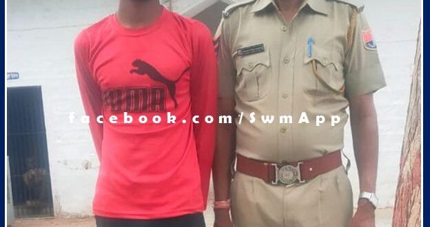 A young man was arrested while carrying illegal sharp weapons in khandar