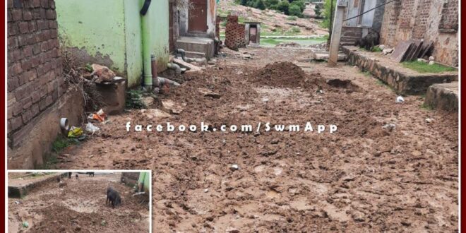 worst condition of road due pipeline breakage and sewerage damage in sawai madhopur