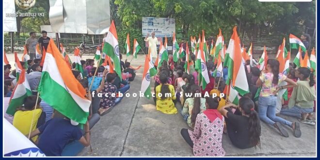 More than 130 students organized tricolor marathon in the sawai madhopur