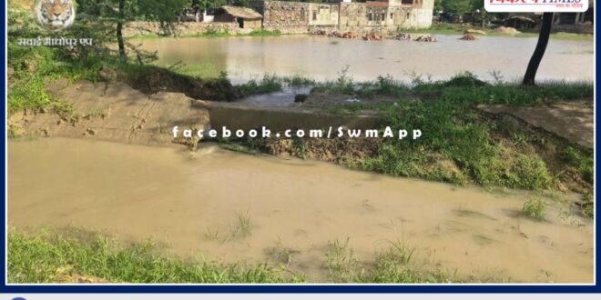 Rain water entered many houses in bamanwas