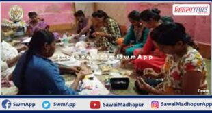 Women learned to make free jewelery In sawai madhopur