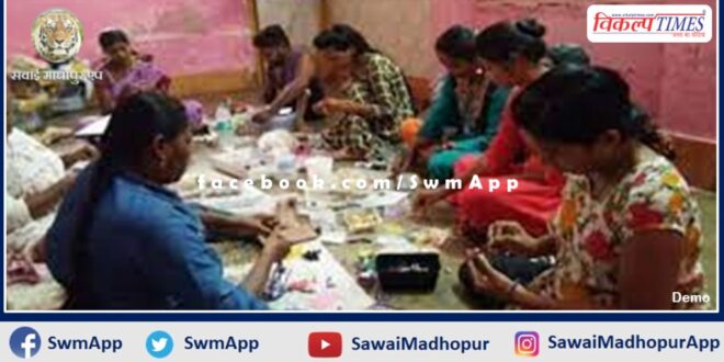 Women learned to make free jewelery In sawai madhopur