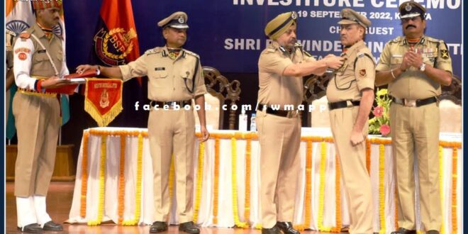 Deputy Commandant Hariram Meena received President's Police Medal