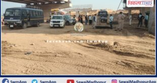 one dozen vehicles seized while transporting illegal gravel in bonli