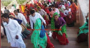 Devotees gathered in Barwara on Karva Chauth