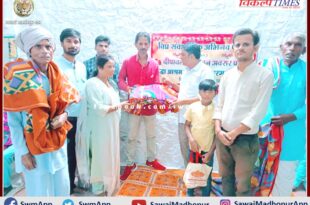 Manoj Parashar celebrated Diwali with the elderly in the old age home sawai madhopur