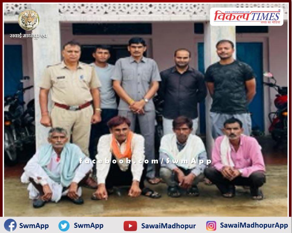 Police arrested 4 accused for illegal gravel transport absconding for 17 months in bonli sawai madhopur