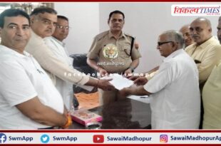 Traders submitted memorandum to ASP in bharatpur