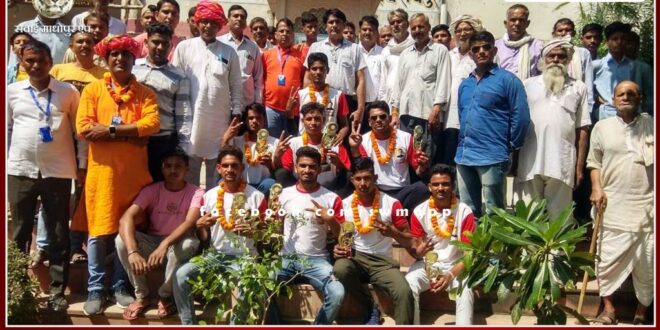 Volleyball players honored in Raipur village