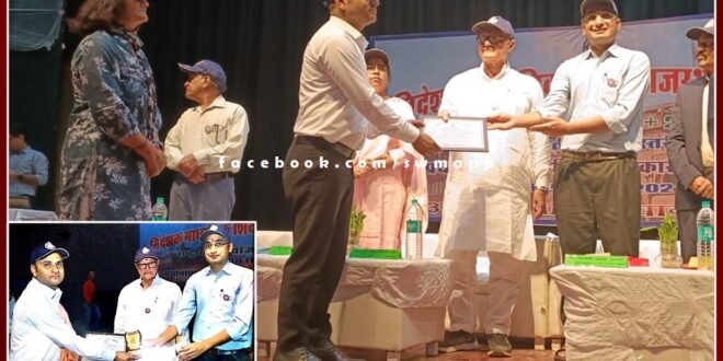 ADEO Ajaj Ali honored at state level in bikaner