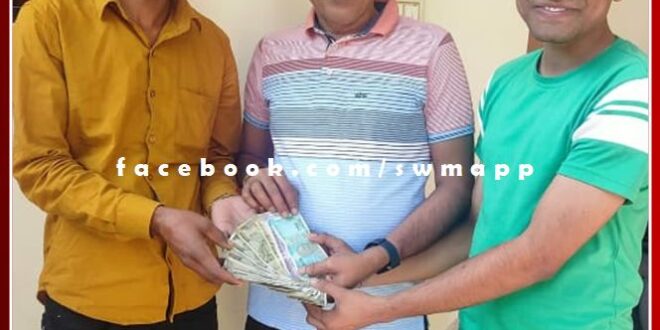 Pankaj showed honesty by returning the money in sawai madhopur
