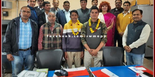 Deshveer Dagur of PG College Sawai Madhopur was first in power lifting competition