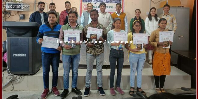 Pratigya Mairotha stood first in the essay competition of Consumer Club