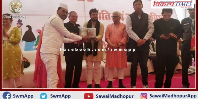 Santosh Kumar Swami honored with Mahatma Gandhi Peace Award 2023