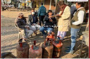 Seized 7 domestic cylinders from Shriram Hotel and Shrishyam Hotel in sawai madhopur