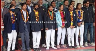 The girl students who returned after participating in the 18th National Jamboree were welcomed in model school sawai madhopur