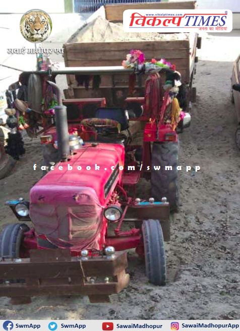 Seized two tractor-trolleys while taking action against illegal gravel transport and mining