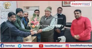Superintending Engineer JVVNL welcomed Satish Kumar Agrawal in sawai madhopur