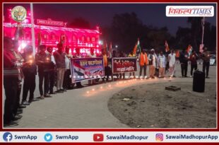 Tribute to the martyrs of Pulwama by lighting a candle in sawai madhopur