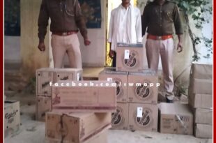 Baharwanda Kalan police arrested an accused selling illegal liquor
