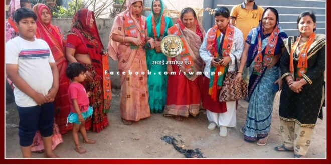 BJP Mahila Morcha burnt the effigy of Chief Minister Ashok Gehlot in sawai madhopur