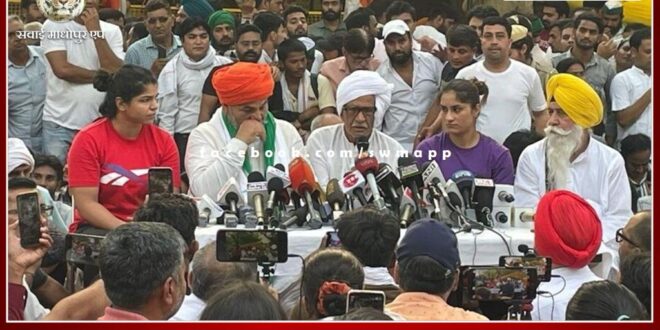 Big riot in Delhi, farmers of Punjab camped at Jantar Mantar in support of wrestlers