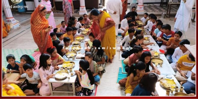 Children are learning Jainism in the camp