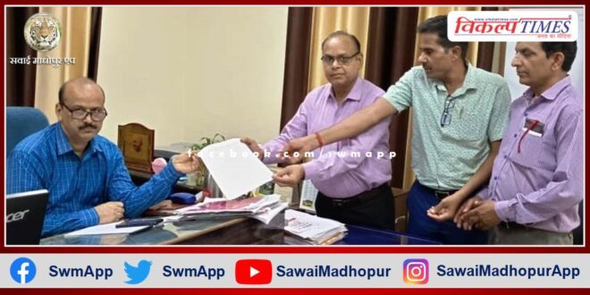 Lab technician on the way of employee movement in sawai madhopur