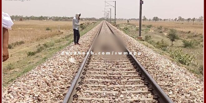 Student commits suicide by jumping in front of train in gangapur city